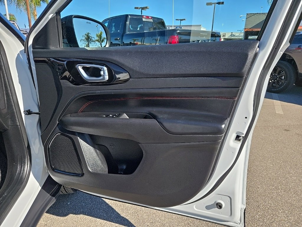 Used 2023 Jeep Compass Trailhawk w/ Trailhawk Convenience Group image 36