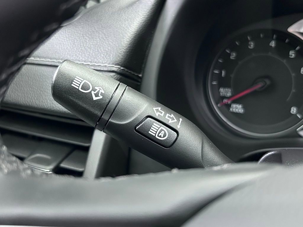 Used 2023 GMC Terrain SLT image 44