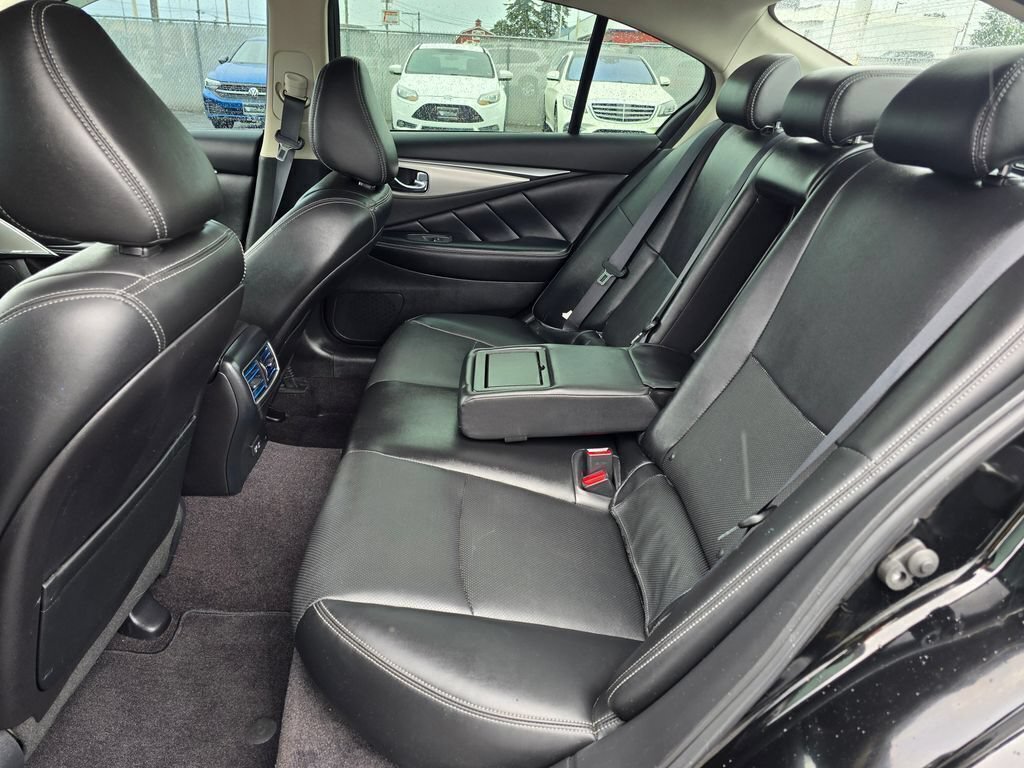 Used 2022 INFINITI Q50 Luxe w/ Cargo Package RWD image 16