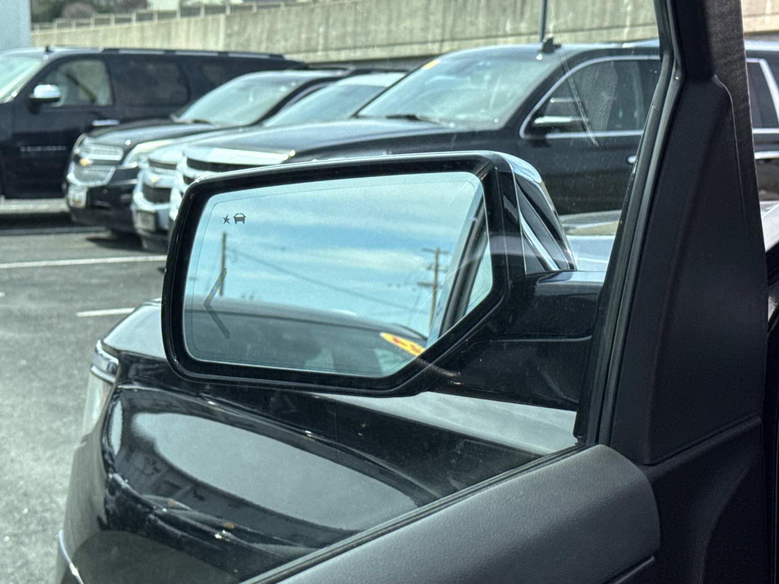 Used 2020 Chevrolet Tahoe Premier w/ Premier Plus Edition image 18