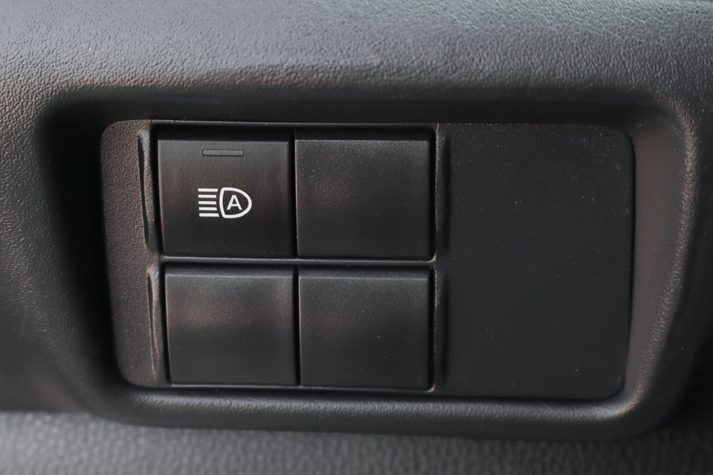 Used 2021 Toyota Highlander L FWD image 22