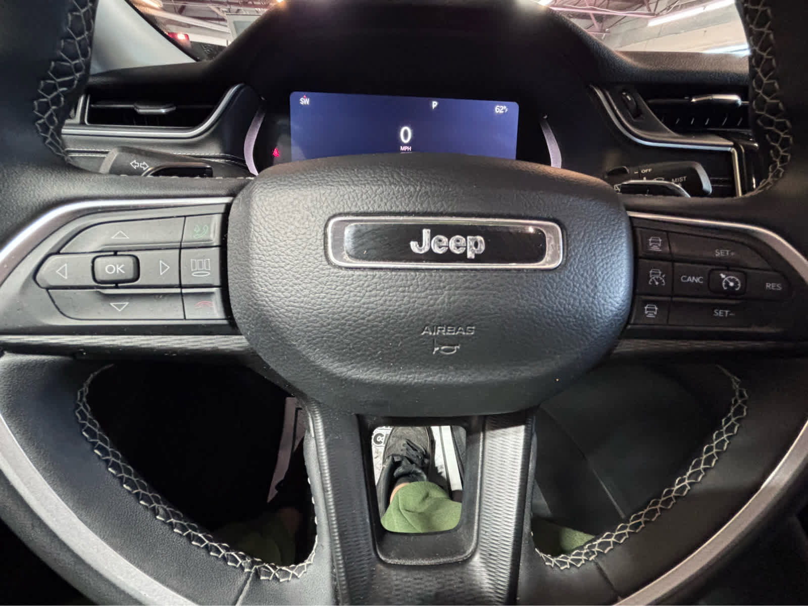 Used 2023 Jeep Grand Cherokee Laredo X image 16