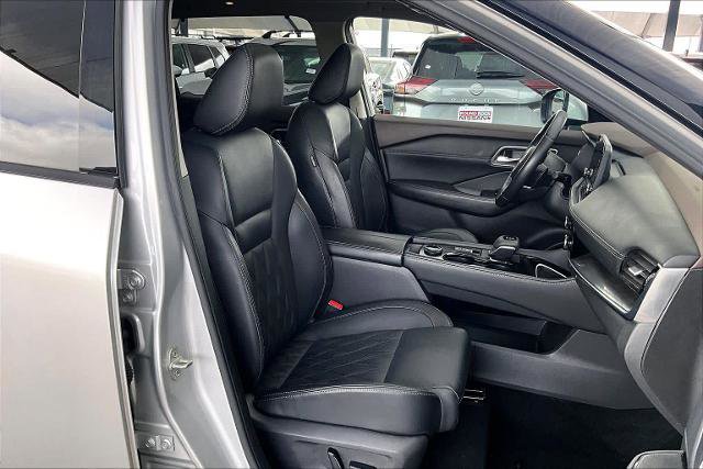 Certified 2023 Nissan Rogue Platinum w/ Platinum Premium Package AWD/4WD image 9
