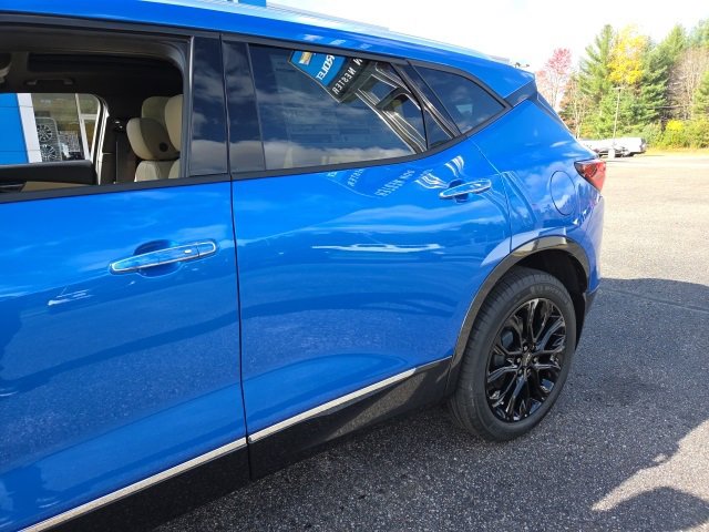 New 2025 Chevrolet Blazer Premier w/ LPO, Black Sport Package image 15