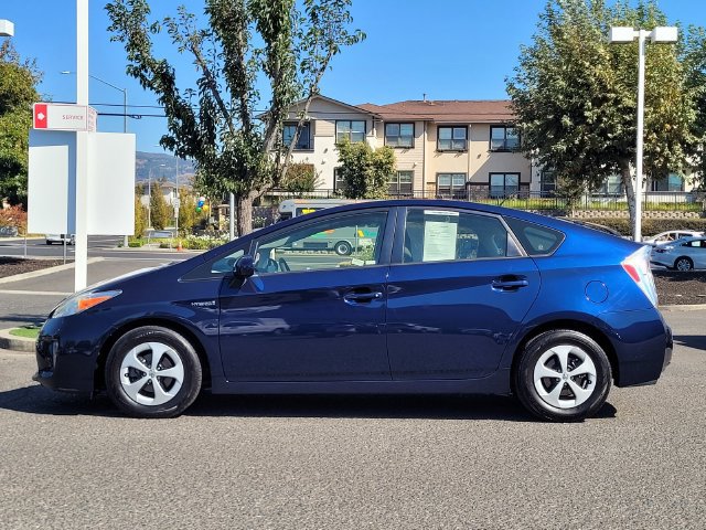 Used 2014 Toyota Prius Three w/ Solar Roof Package FWD image 9