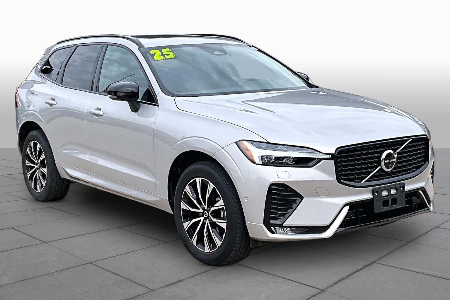 Used 2025 Volvo XC60 B5 Plus AWD/4WD image 3