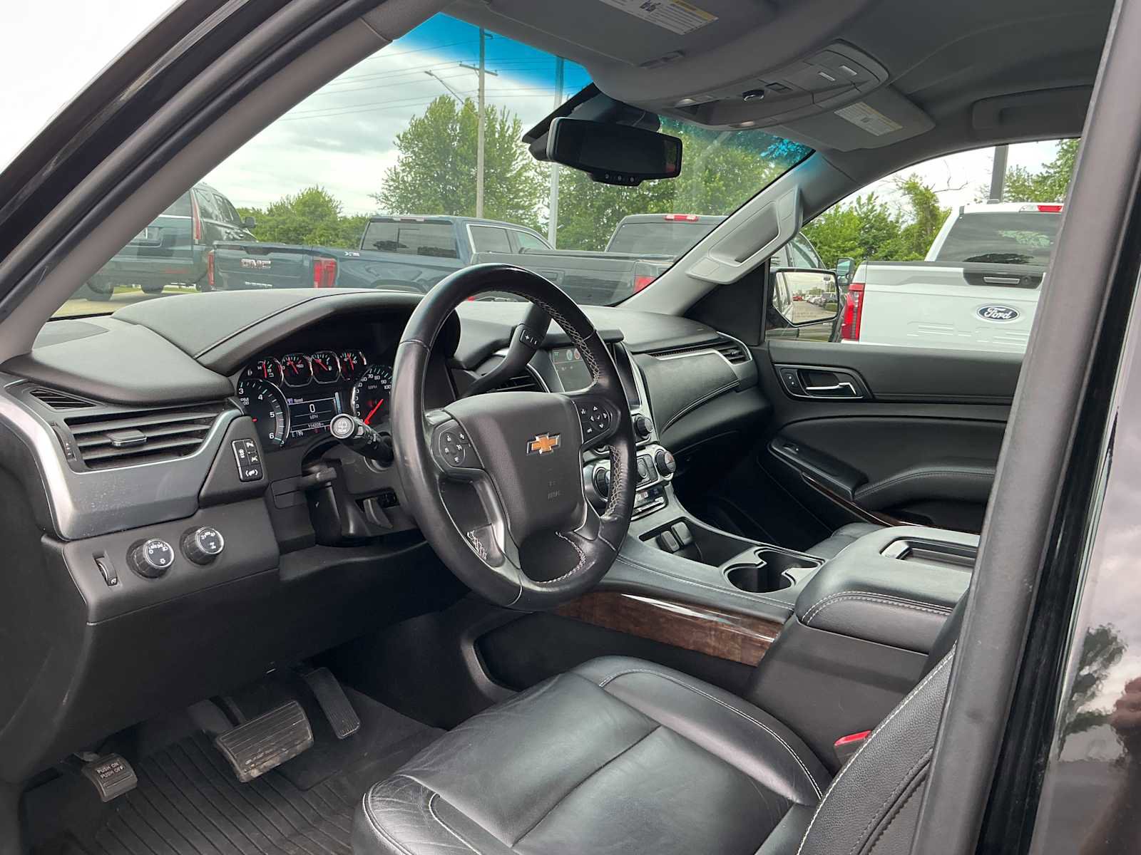 Used 2019 Chevrolet Suburban LT AWD/4WD image 17