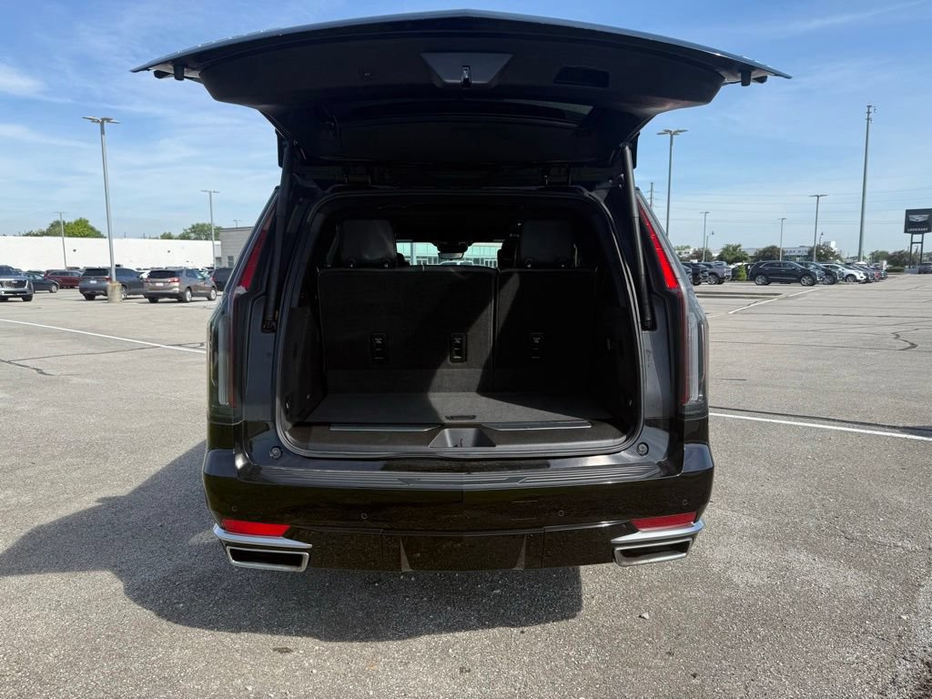 Used 2024 Cadillac Escalade Premium Luxury Platinum AWD/4WD image 13