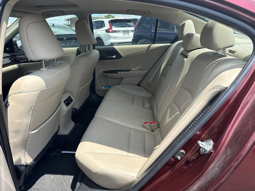Used 2017 Honda Accord Touring image 14