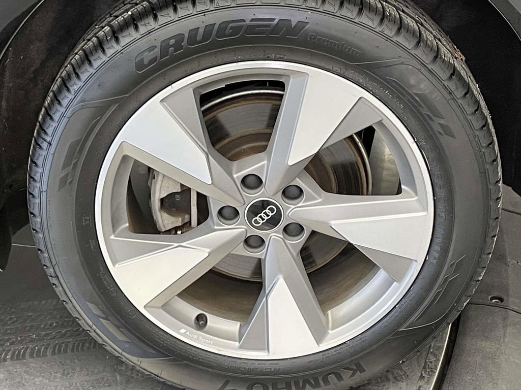 Used 2023 Audi Q5 2.0T Premium w/ Convenience Package image 12
