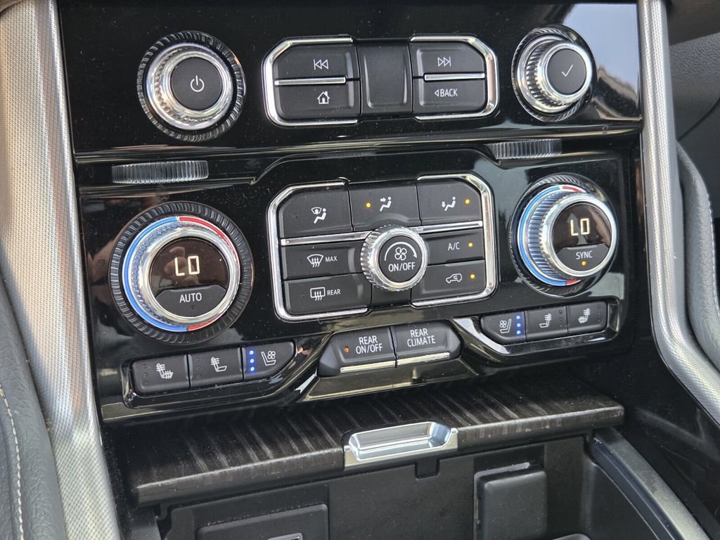 Used 2021 GMC Yukon XL Denali w/ Denali Premium Package image 23