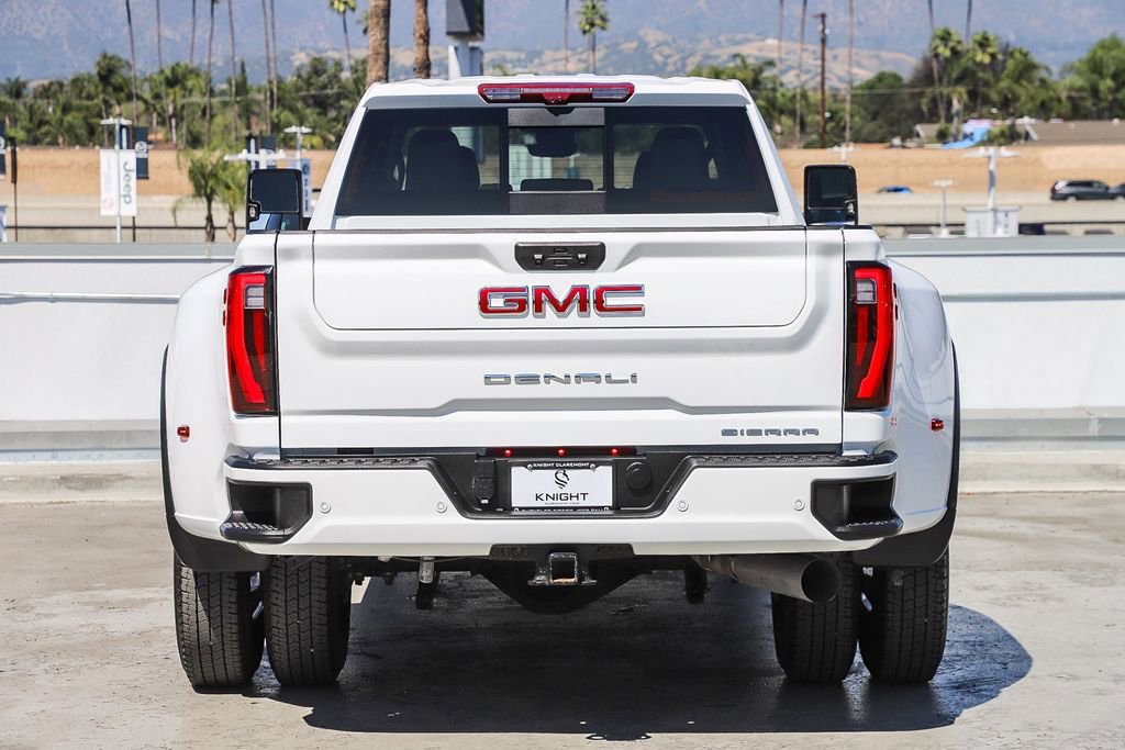 Used 2024 GMC Sierra 3500 Denali w/ Denali Reserve Package image 8