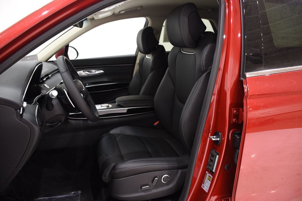 Used 2025 Genesis GV70 2.5T image 17