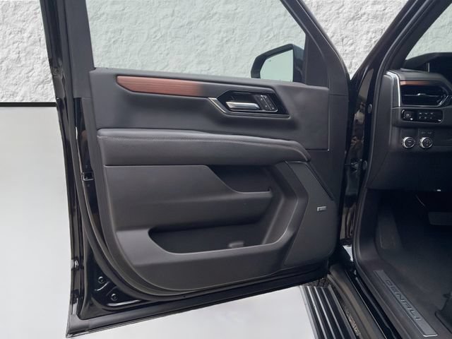 Used 2026 GMC Yukon Denali w/ Sun & Power Step Package RWD image 24