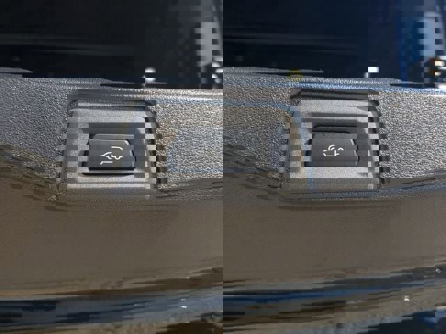 Used 2025 BMW X5 xDrive40i w/ M Sport Package image 10