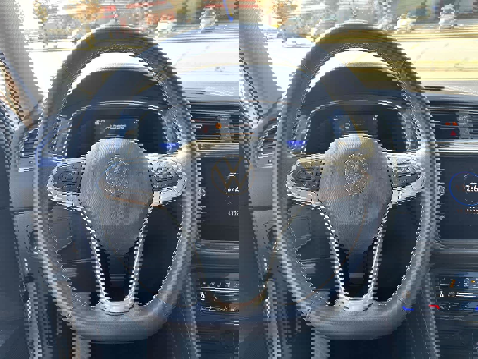 Used 2022 Volkswagen Tiguan SE image 18