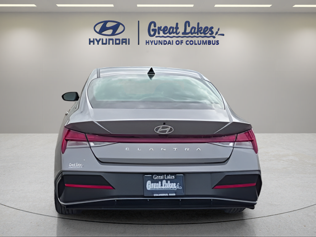 Used 2024 Hyundai Elantra SEL w/ Convenience Package FWD image 4