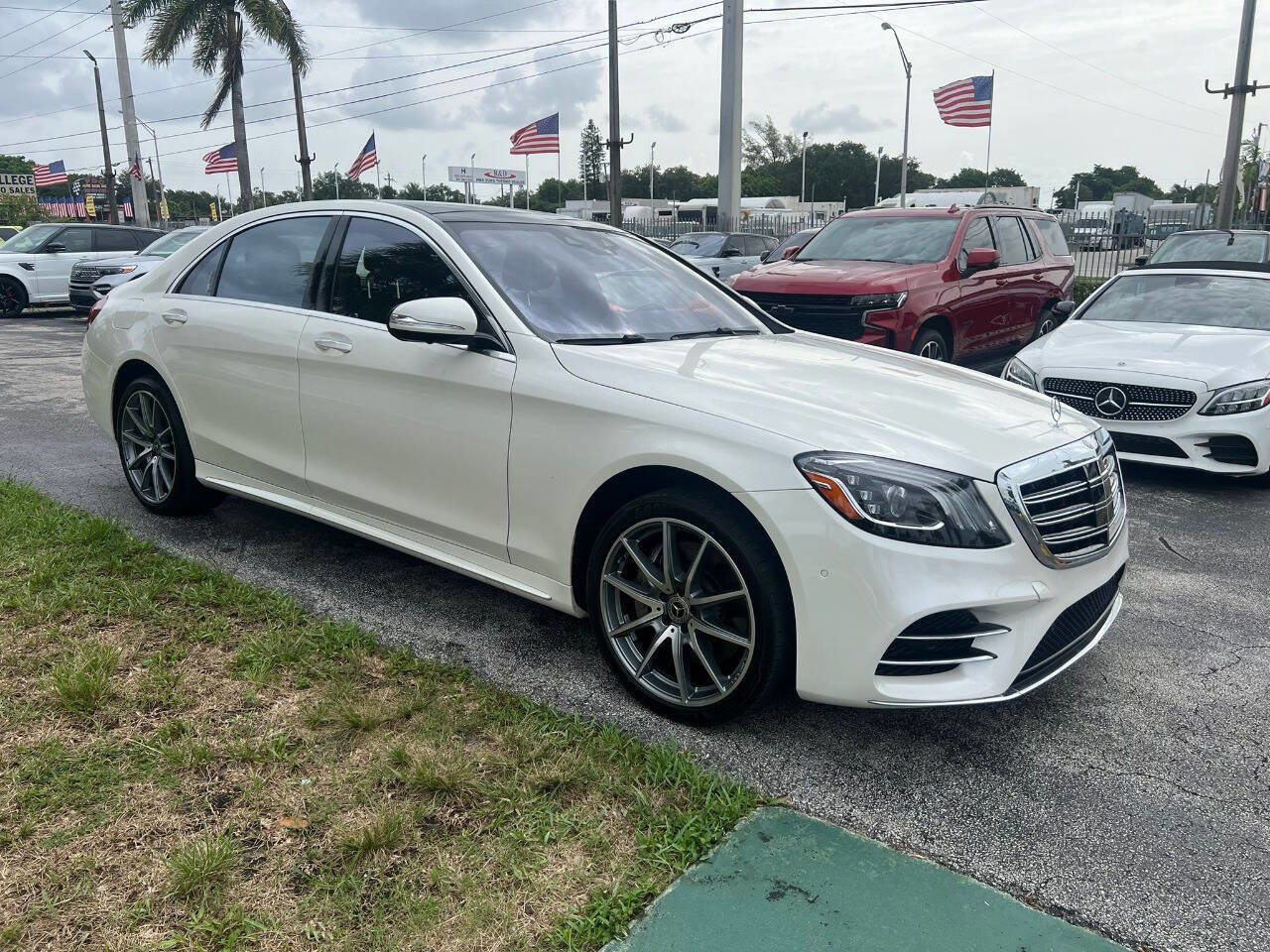 Used 2019 Mercedes-Benz S 560 Sedan image 4