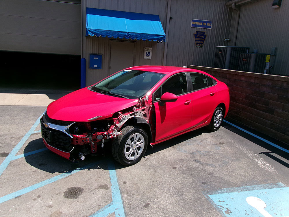 Used 2019 Chevrolet Cruze LS FWD image 1