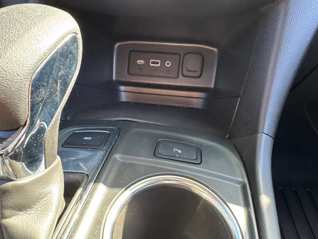 Used 2022 Chevrolet Equinox LT AWD/4WD image 24