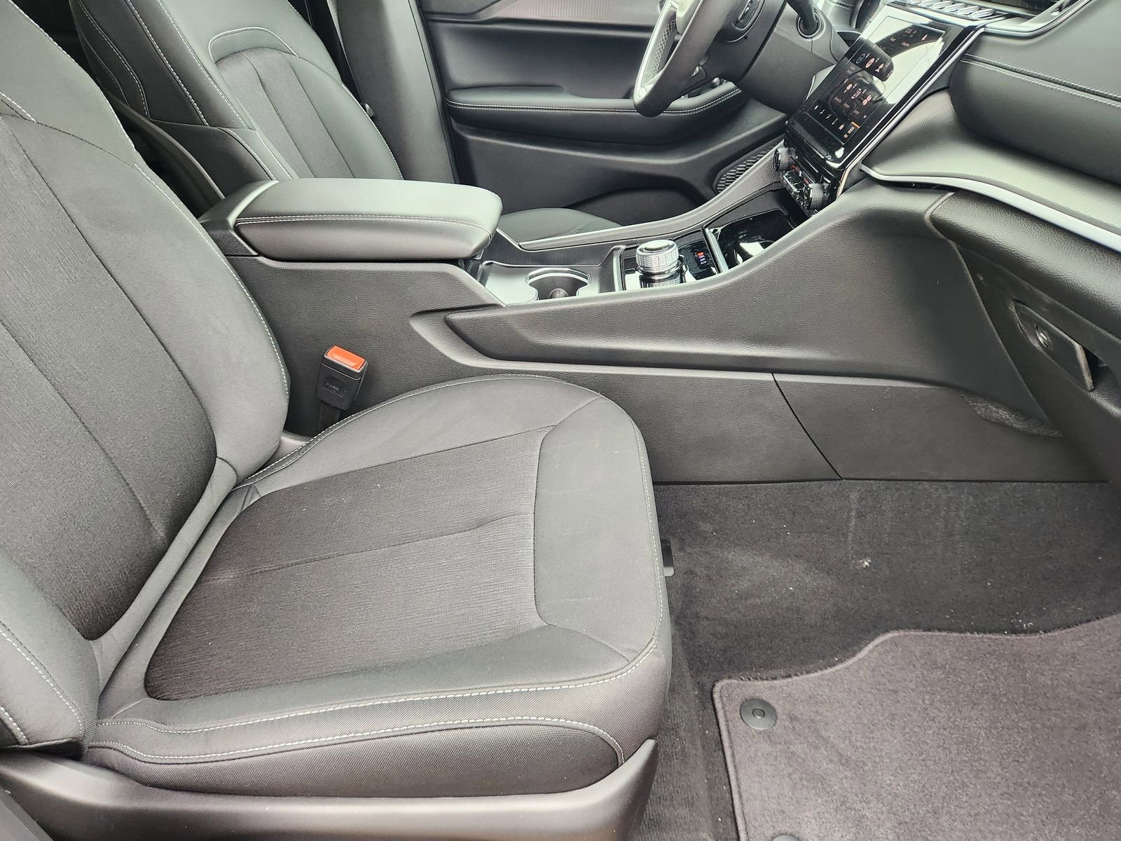 New 2025 Jeep Grand Cherokee Laredo X image 13