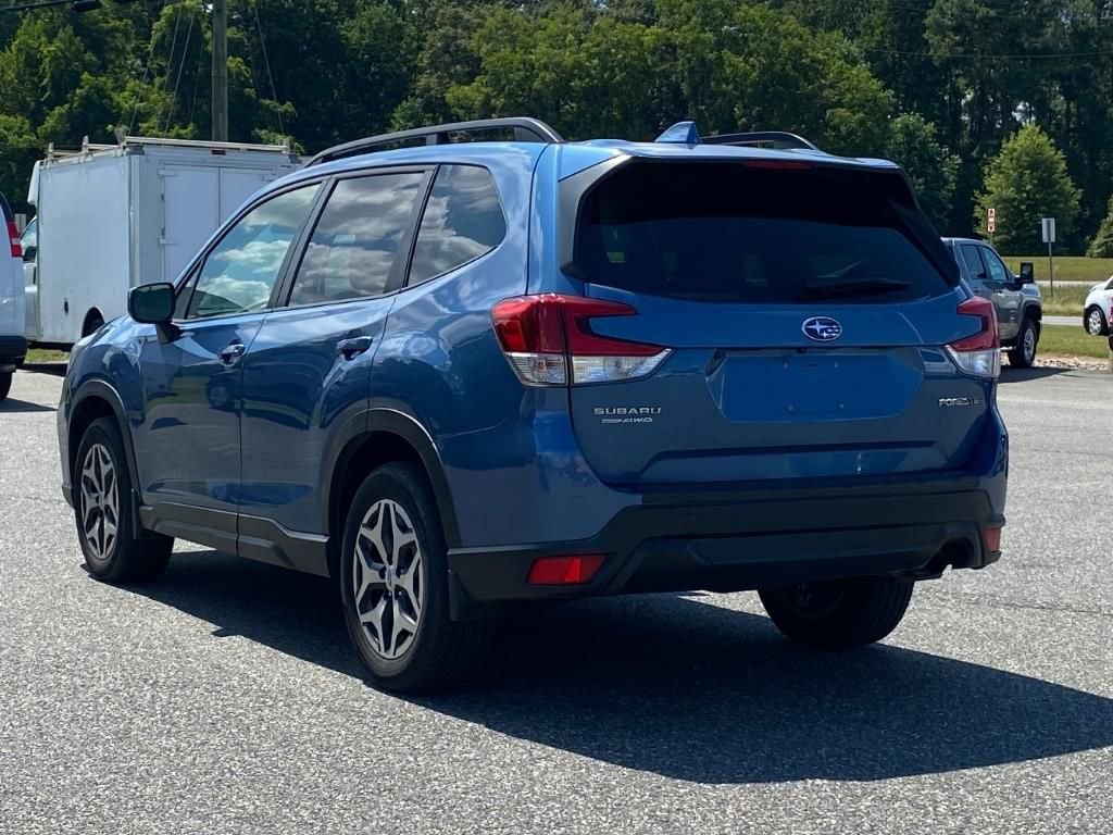 Used 2021 Subaru Forester Premium AWD/4WD image 3