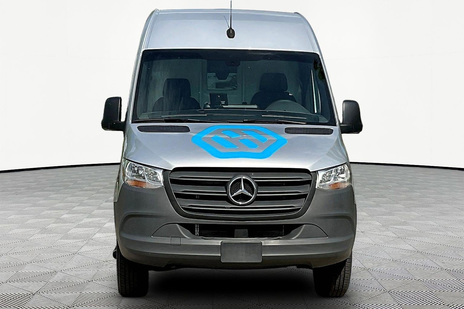 New 2024 Mercedes-Benz Sprinter 2500 w/ Acoustic Package image 2