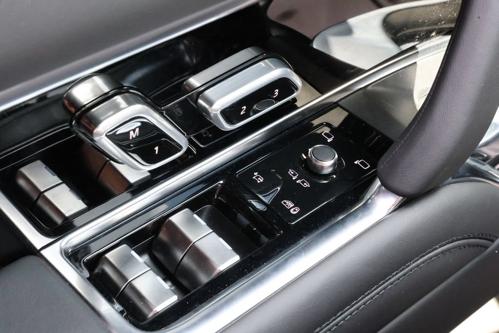 New 2026 Land Rover Range Rover SE AWD/4WD image 13