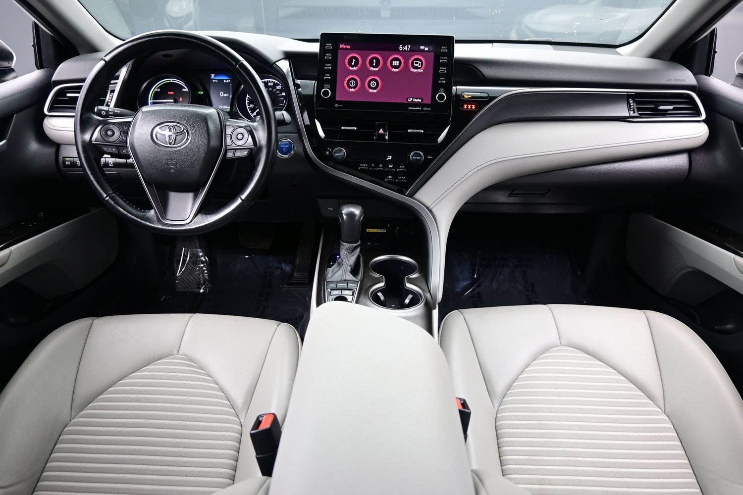 Used 2024 Toyota Camry SE w/ Audio Upgrade Package FWD image 17