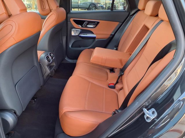 Used 2025 Mercedes-Benz GLC 300 image 18