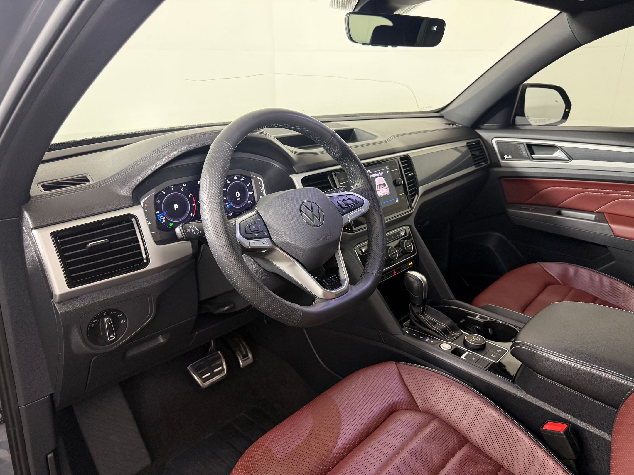 Used 2023 Volkswagen Atlas Cross Sport SEL Premium R-Line image 4