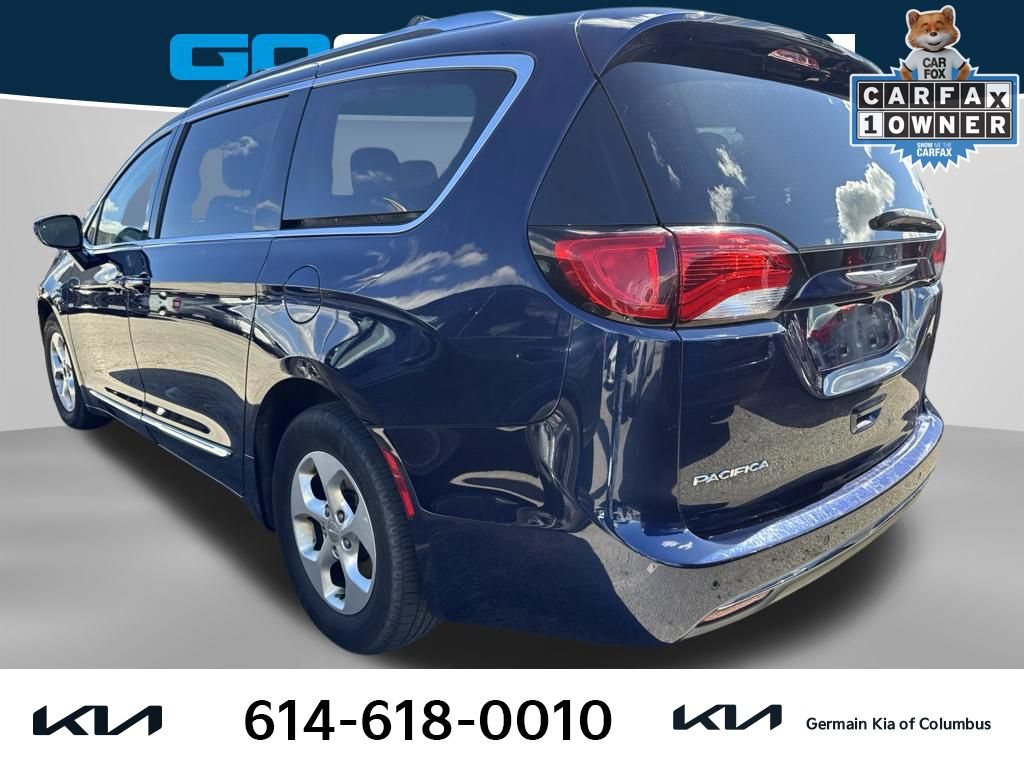 Used 2017 Chrysler Pacifica Touring-L Plus FWD image 2