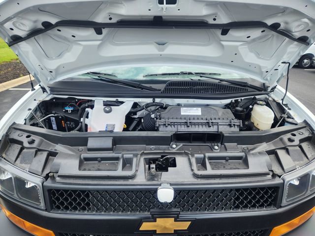 New 2024 Chevrolet Express 3500 w/ Power Convenience Package image 31
