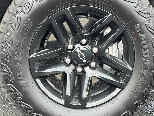 Used 2026 Chevrolet Silverado 1500 Custom Trail Boss w/ Dark Appearance Package AWD/4WD image 14