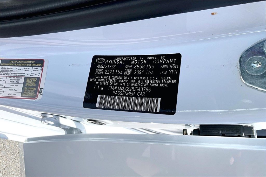 Certified 2024 Hyundai Elantra SEL FWD image 17
