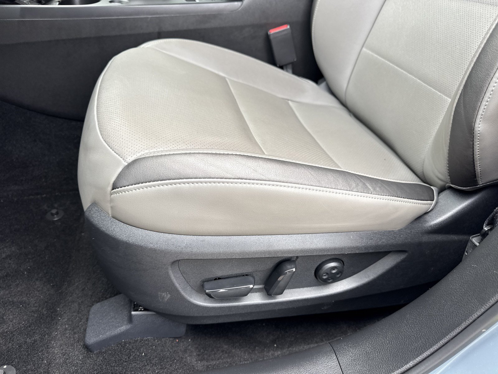 Used 2023 INFINITI QX50 Luxe FWD image 12
