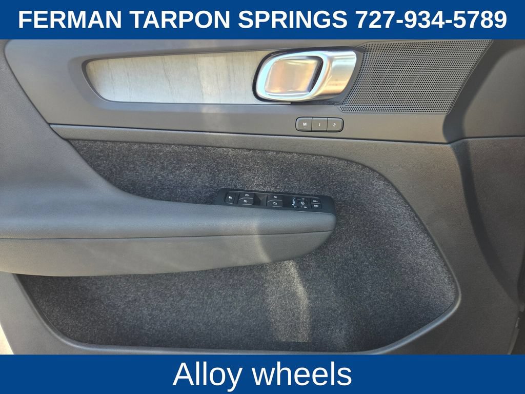 Certified 2024 Volvo XC40 B5 Plus AWD/4WD image 25