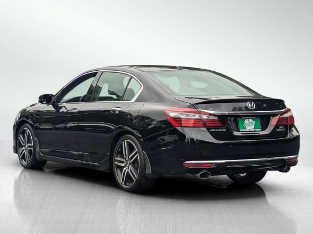 Used 2017 Honda Accord Touring image 6