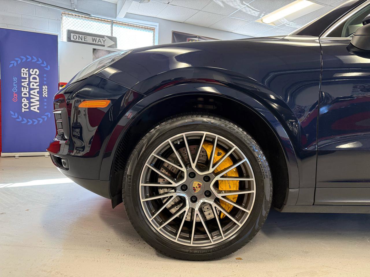 Used 2022 Porsche Cayenne Platinum Edition AWD/4WD image 19