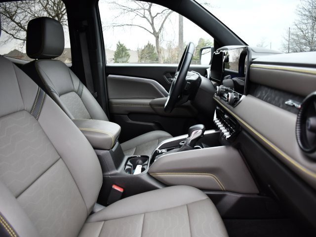 Used 2024 Chevrolet Colorado ZR2 w/ ZR2 Convenience Package III image 34