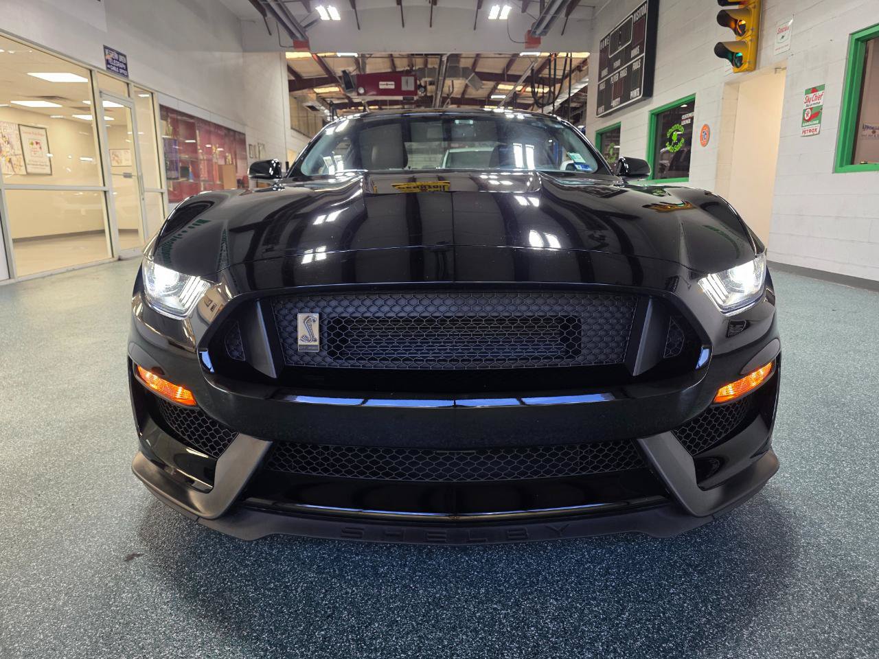 Used 2017 Ford Mustang Shelby GT350 RWD image 3