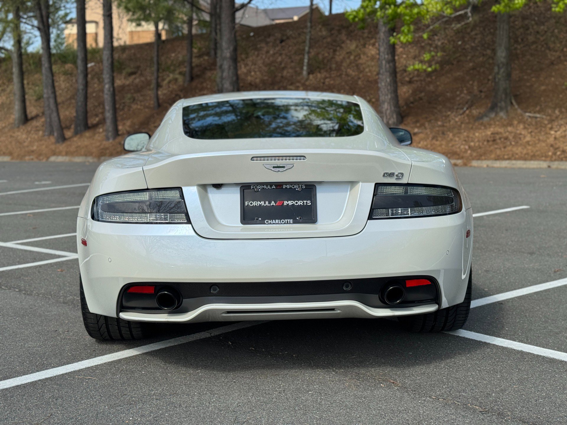 Used 2015 Aston Martin DB9 Coupe image 12