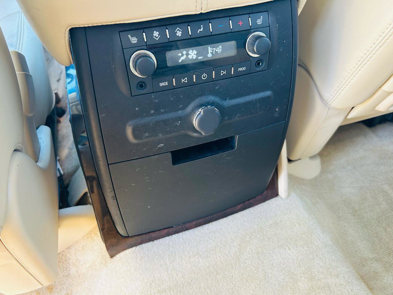 Used 2008 Cadillac Escalade AWD image 31