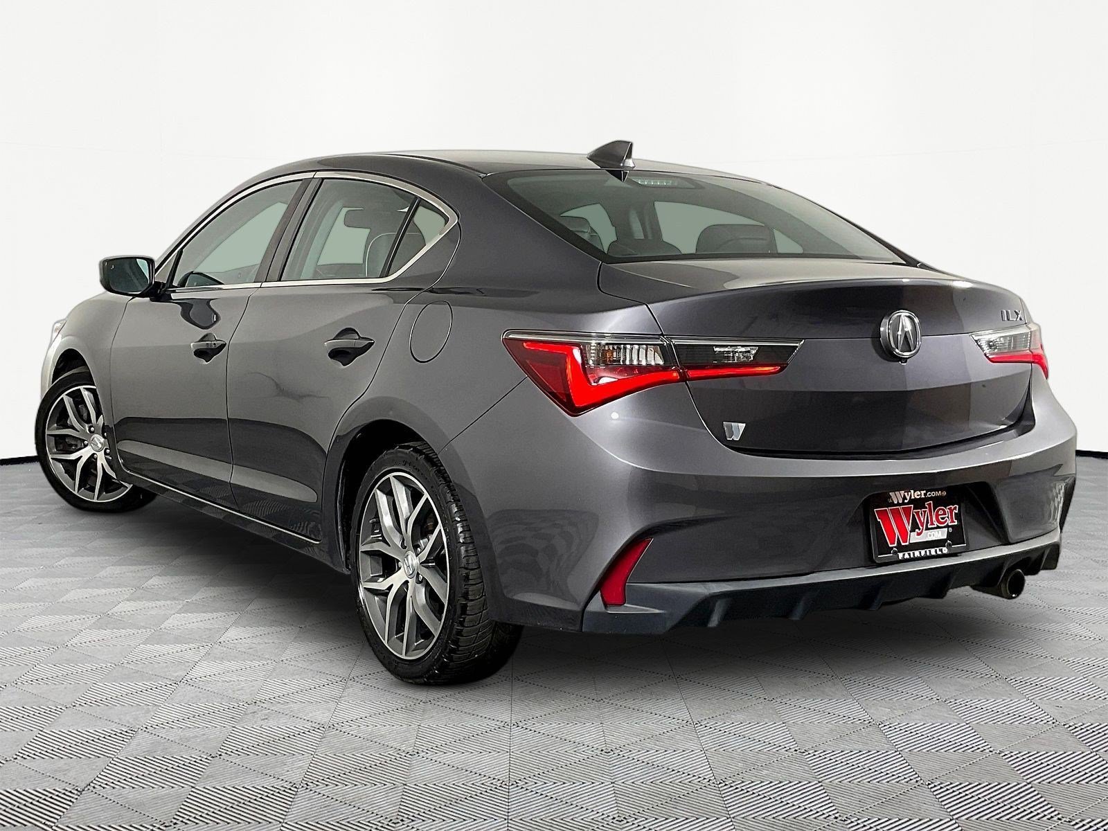 Used 2019 Acura ILX FWD image 4