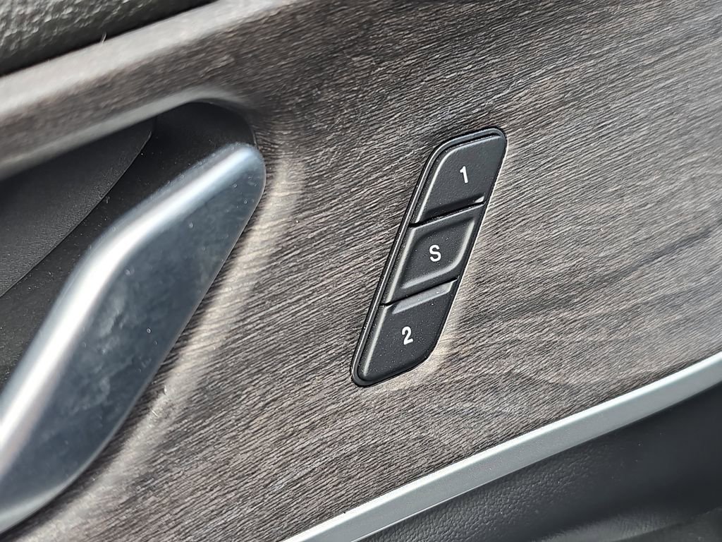 Used 2021 Jeep Grand Cherokee L Limited image 13