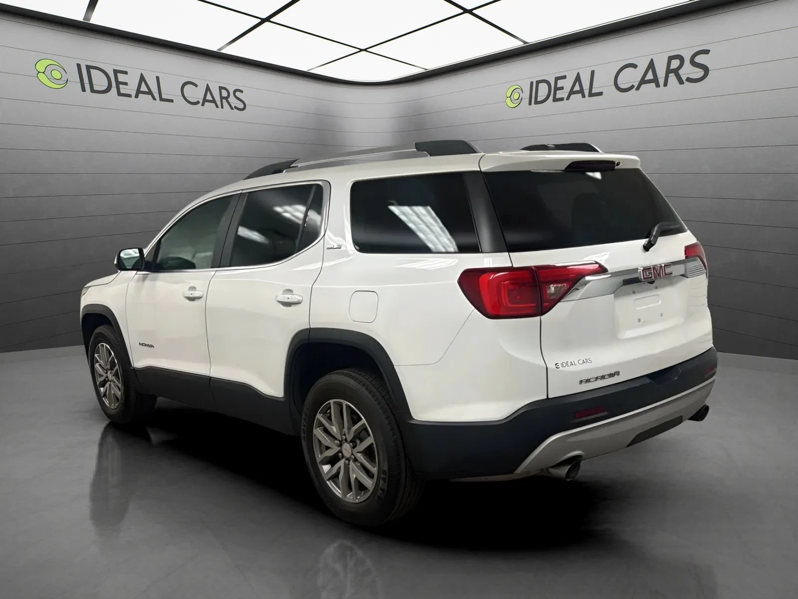 Used 2018 GMC Acadia SLE w/ LPO, Cargo Package FWD image 8