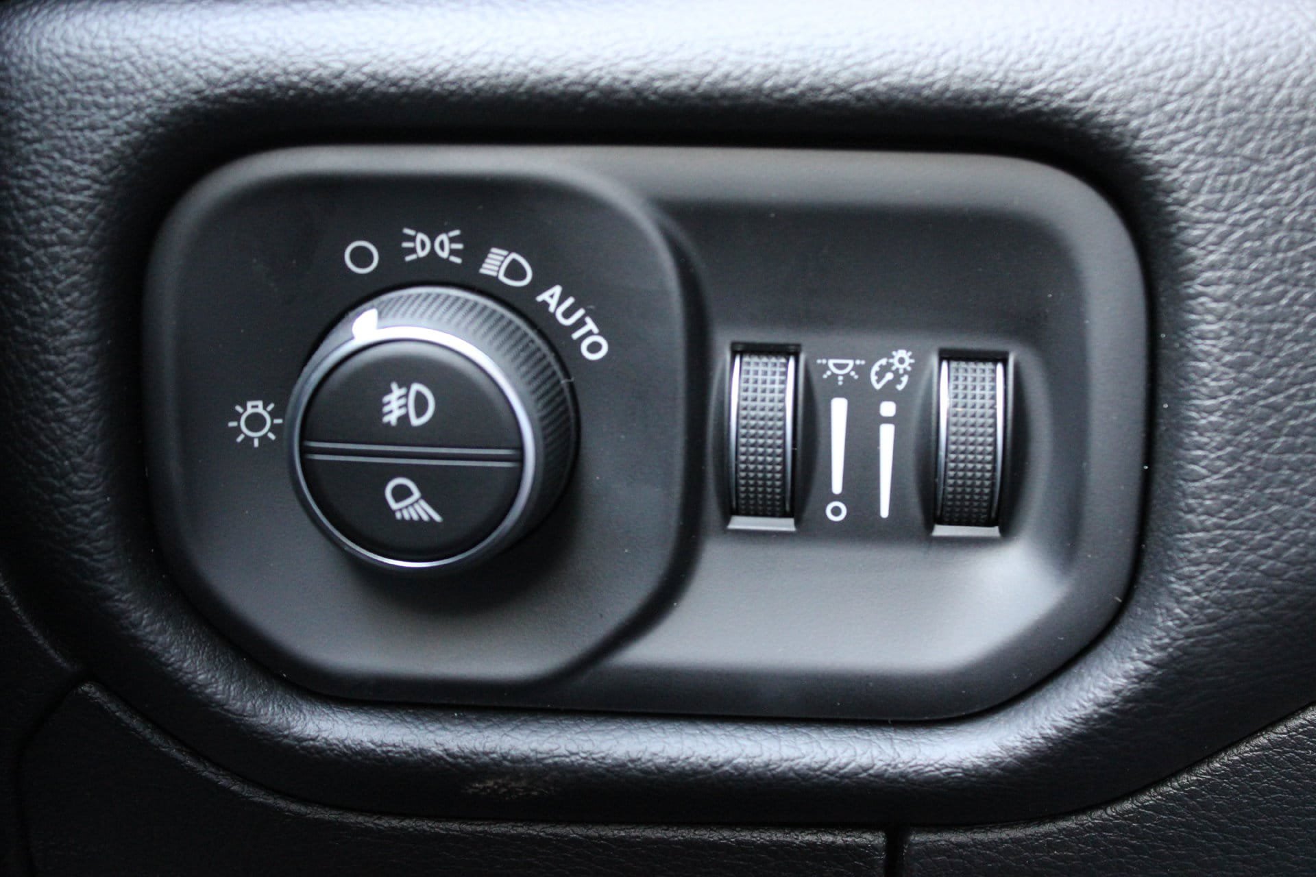 New 2026 RAM 1500 Laramie w/ Night Edition AWD/4WD image 35