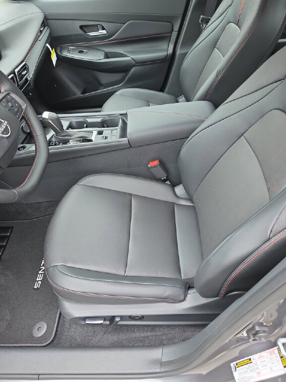 New 2026 Nissan Sentra SR w/ SR Premium Package image 5
