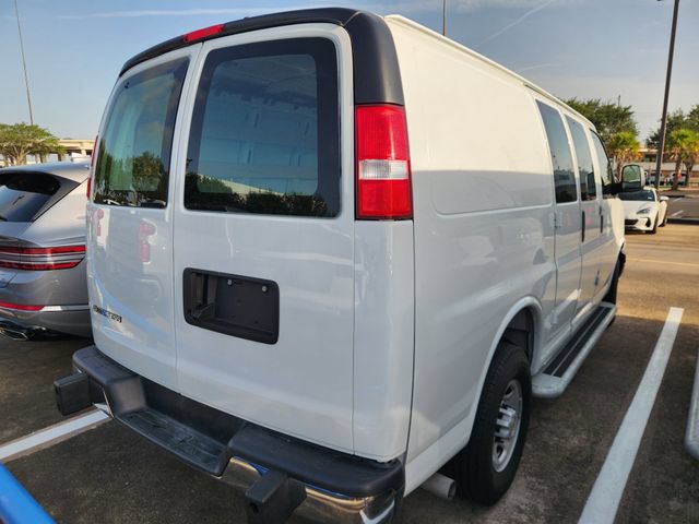 Used 2025 Chevrolet Express 2500 w/ Driver Convenience Package RWD image 6