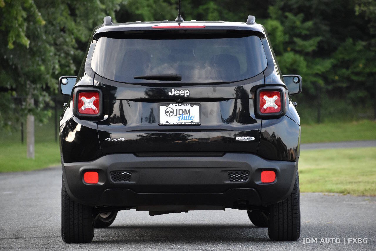 Used 2017 Jeep Renegade Latitude w/ Cold Weather Group AWD/4WD image 6
